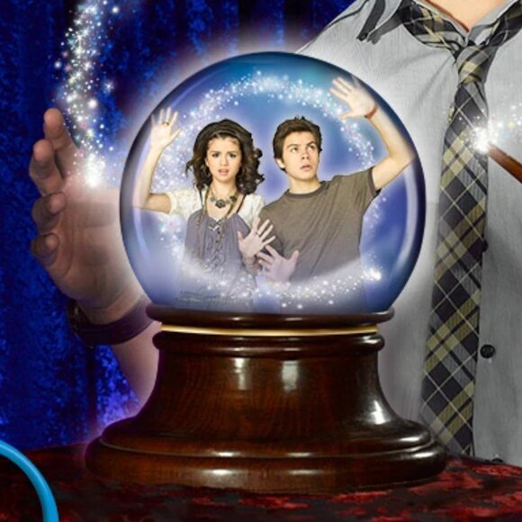 Large Statement Flower Necklace ASO Alex Russo - Picture 7 of 8